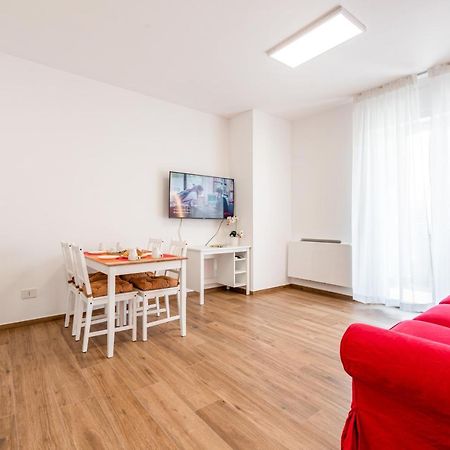 Central Station Apt With Parking 바리 외부 사진